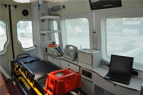 茂名救护车内部